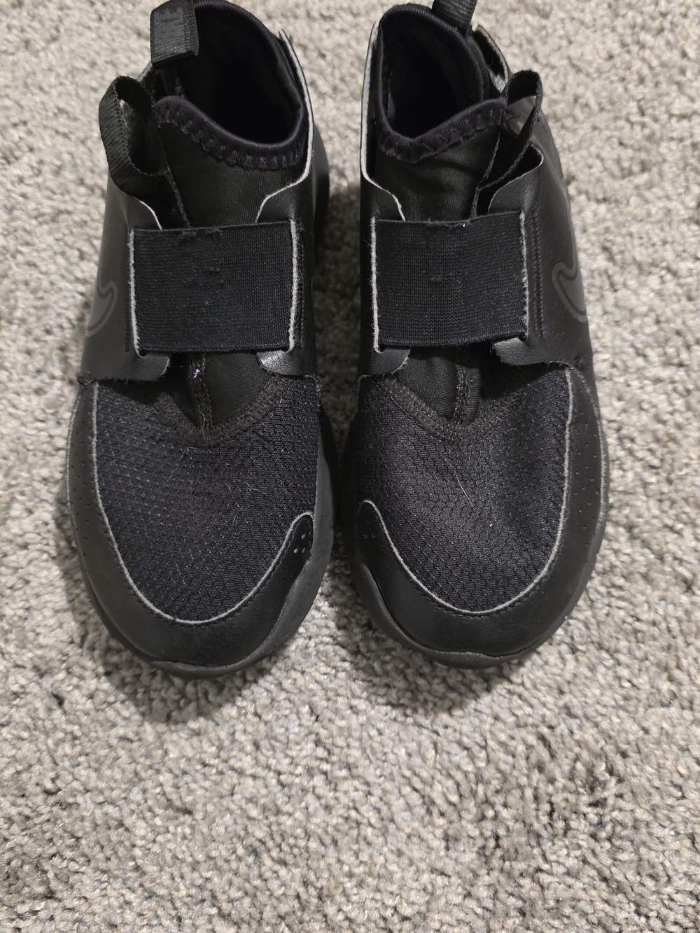Nike Kids Black Hook-and-Loop Slip-On Sneakers